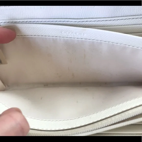 COACH ACCORDION WALLET - Picture 16 of 16